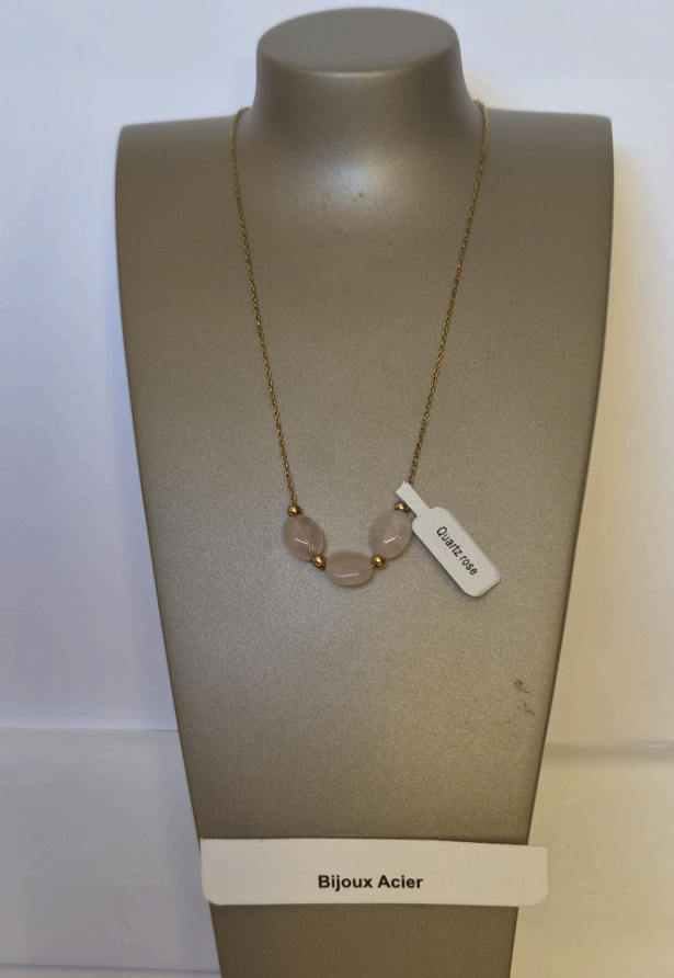 Collier 3 pierres Quartz Rose sur chaîne dorée