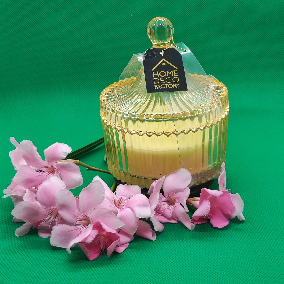 Bougie cloche Ambre en verre côtelé doré 150g avec couvercle - Home Deco Factory