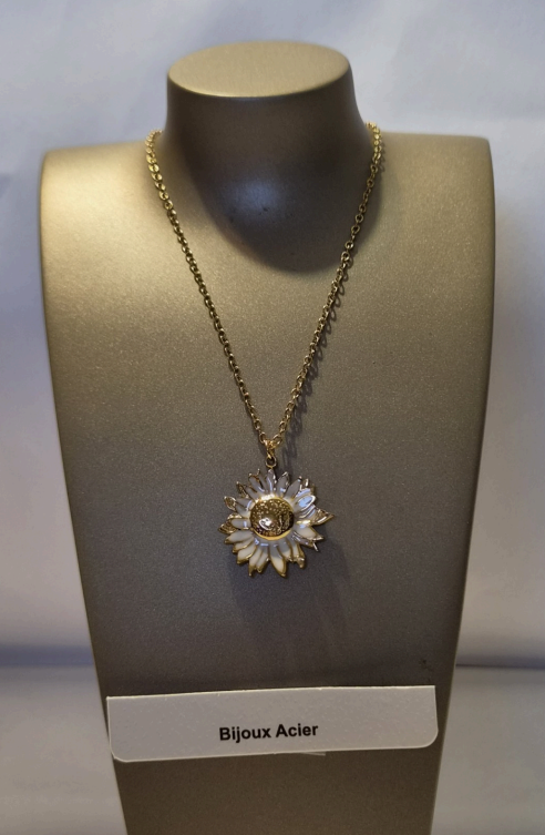 Collier grand soleil doré 3cm sur chaîne dorée