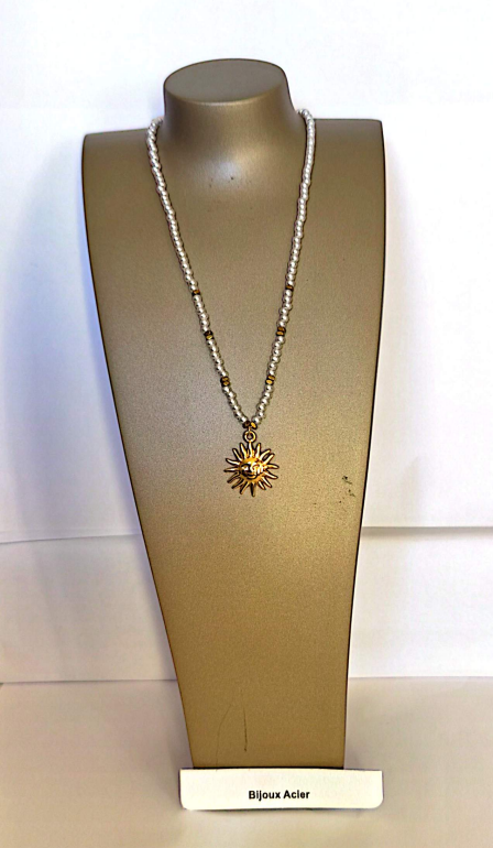 Collier soleil émaillé blanc et doré sur chaîne dorée