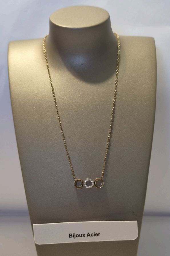 Collier 3 anneaux dorés entrelacés sur chaîne dorée